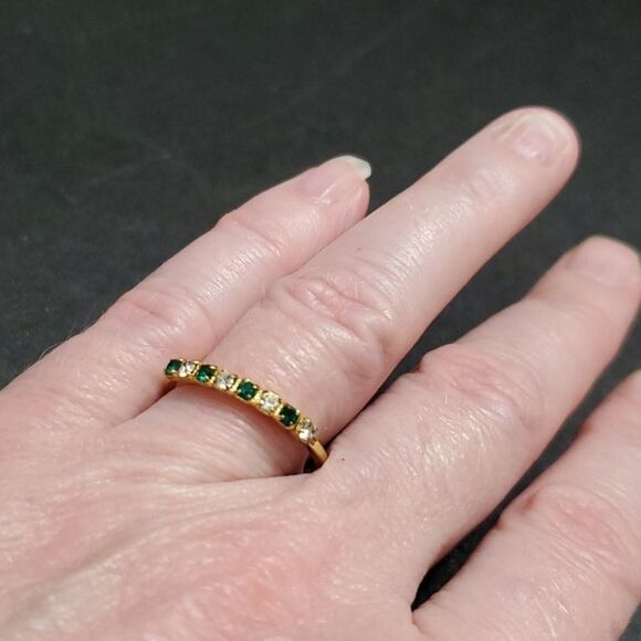 **Final Sale** Gold tone green and clear rhinestone ring size 6.75 - Picture 2 of 9